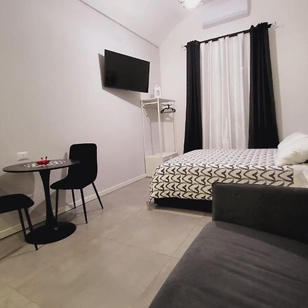 Giglio Rosso Bed and Breakfast Bari Exterior foto